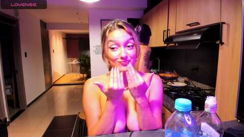 aurorabeckett @ myfreecams on 20230908
