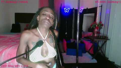 justkingqueen @ myfreecams on 20230908