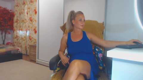 merlyn4u @ myfreecams on 20230908