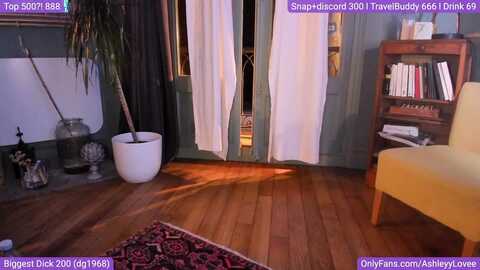 ashleyylovee @ myfreecams on 20230909