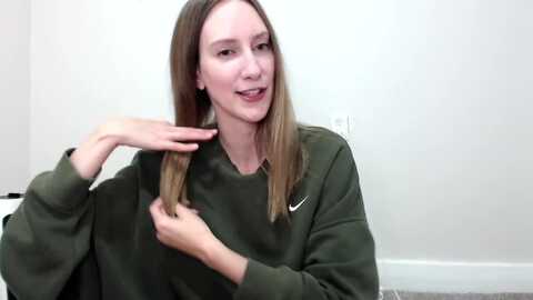strwberrymoon @ myfreecams on 20230909