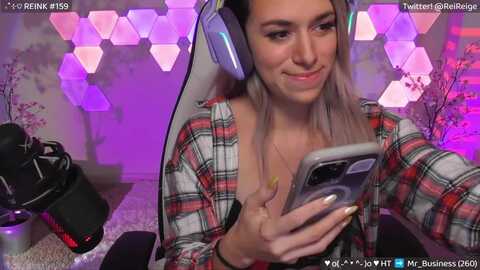 reige @ myfreecams on 20230910