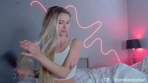 lovelyemilia @ myfreecams on 20230911