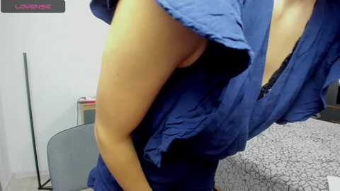 lovelymirra @ myfreecams on 20230911