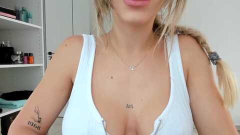 yourbabyyy96 @ myfreecams on 20230911