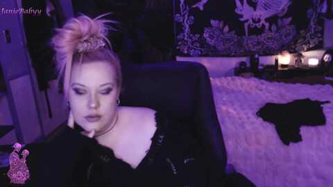 janiebabyy @ myfreecams on 20230913