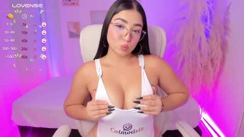 alyssia_dange @ myfreecams on 20230917