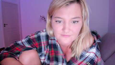 fire_ice_emma @ myfreecams on 20230917