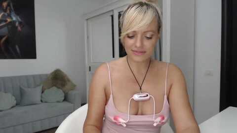 awesomeblonde @ myfreecams on 20230918
