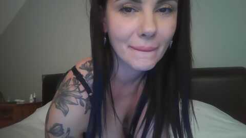 fitbaby @ myfreecams on 20230918
