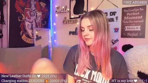 lil_nika @ myfreecams on 20230918