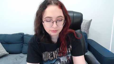 mini_diva @ myfreecams on 20230918