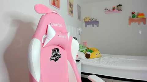 cherrycute666 @ myfreecams on 20230923