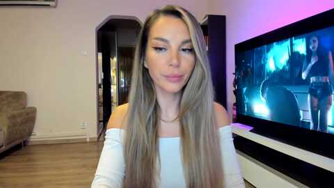 alesia_ @ myfreecams on 20230924