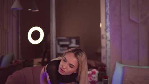 esmeainsley @ myfreecams on 20230924