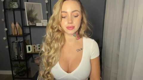 flowercoralie @ myfreecams on 20230927