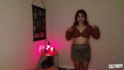 cozynovi @ myfreecams on 20230928