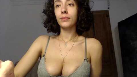 lolaspie @ myfreecams on 20230928