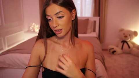 emma_ruby @ myfreecams on 20230929