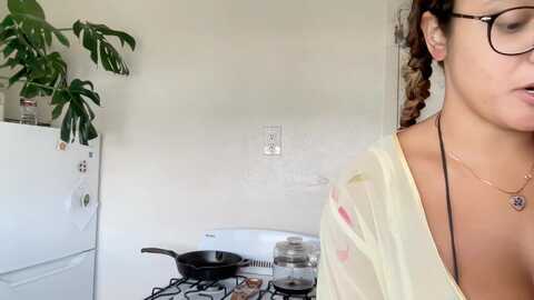 dreamyriri @ myfreecams on 20230930