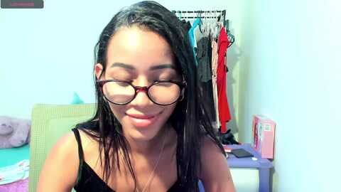 holly_sweet18 @ myfreecams on 20230930