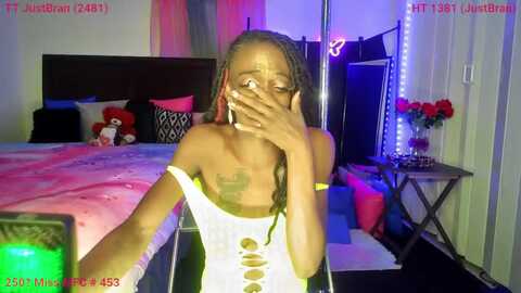 justkingqueen @ myfreecams on 20231002