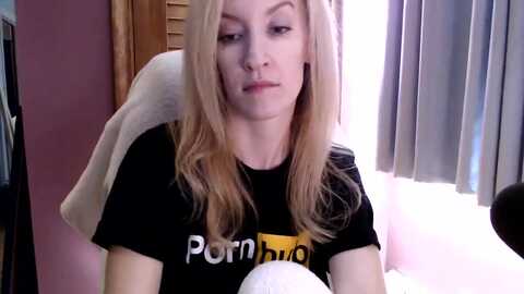 kittydarlingg @ myfreecams on 20231002