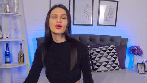 krissdevis @ myfreecams on 20231002