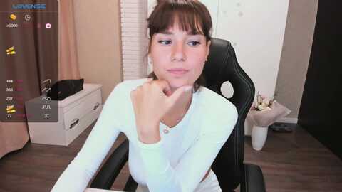 hollymollyy @ myfreecams on 20231004