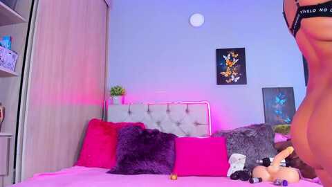 scarlett_1801 @ myfreecams on 20231006