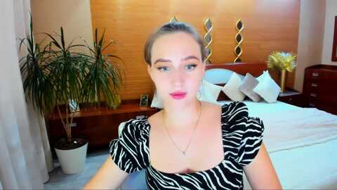 wittybunnyy @ myfreecams on 20231008