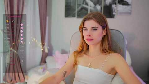 rileyreid_18 @ myfreecams on 20231011