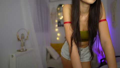 julia_w @ myfreecams on 20231012