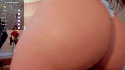 hannacross1 @ myfreecams on 20231014