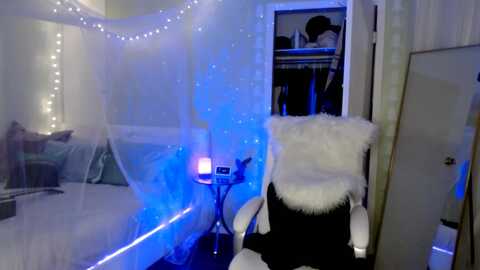 indie @ myfreecams on 20231014