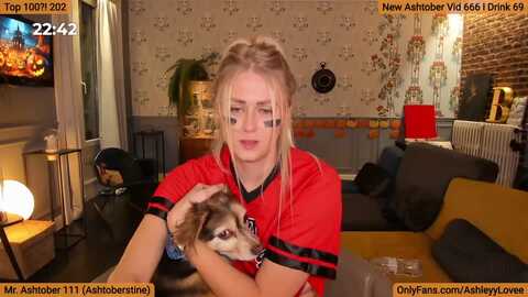 ashleyylovee @ myfreecams on 20231015