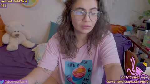 hairysafaeri @ myfreecams on 20231017