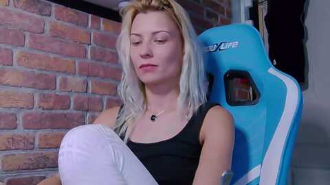karoline121 @ myfreecams on 20231017