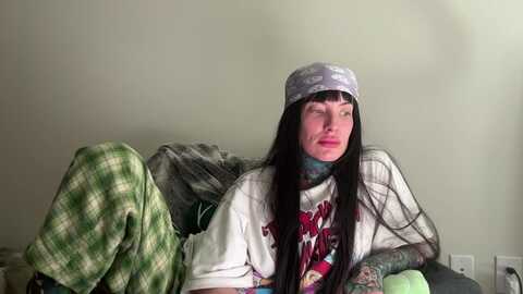 bostonxiii @ myfreecams on 20231019