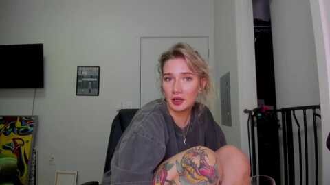 katydayy @ myfreecams on 20231020