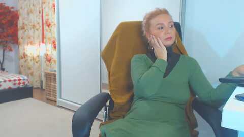 merlyn4u @ myfreecams on 20231020