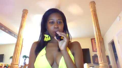 missmarie24 @ myfreecams on 20231020