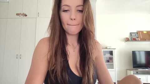 joannevamp @ myfreecams on 20231021