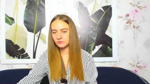 ladyamelia @ myfreecams on 20231021