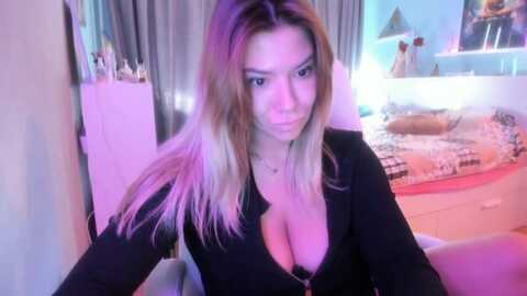 nickyblein @ myfreecams on 20231021