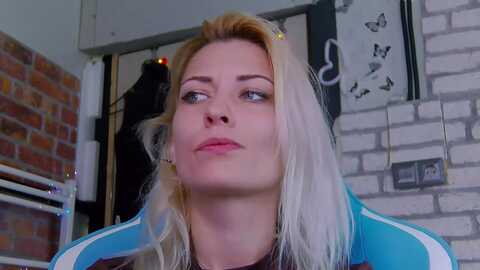 karoline121 @ myfreecams on 20231022