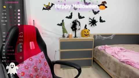 lovelymirra @ myfreecams on 20231022