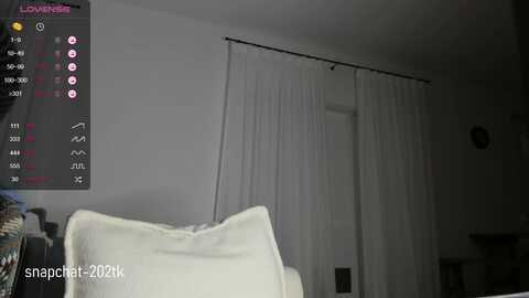 xhobbyx @ myfreecams on 20231022