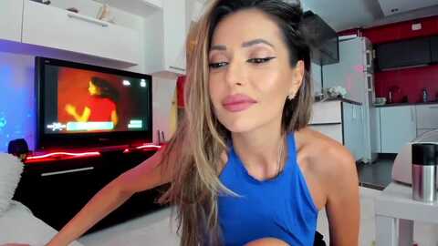 smileytinaa @ myfreecams on 20231023