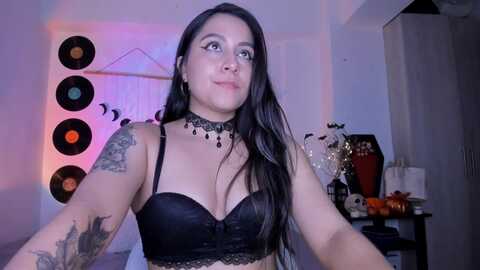eva_collins2 @ myfreecams on 20231024
